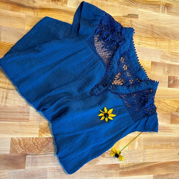 Sweet Wanderer navy blue soft blouse with mesh and appliqué shoulder accent - Picture 2 of 5